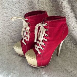 Zigi Girl Salute Red canvas lace up ankle hidden platform heels beige trimsSZ8.5